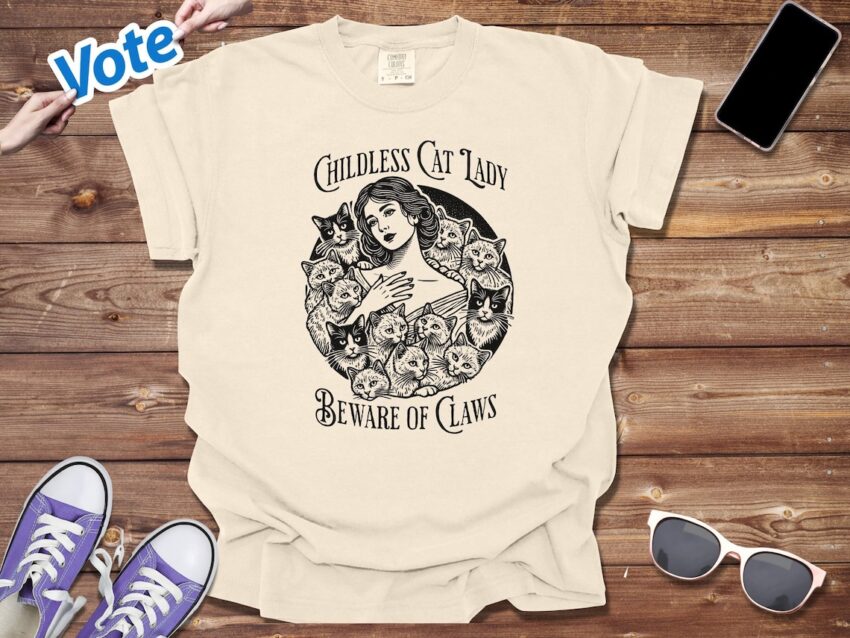 Childless Cat Lady Beware of Claws Vintage Cat Lady Feminist Shirt